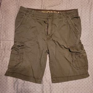 Unionbay olive green cargo shorts size 38